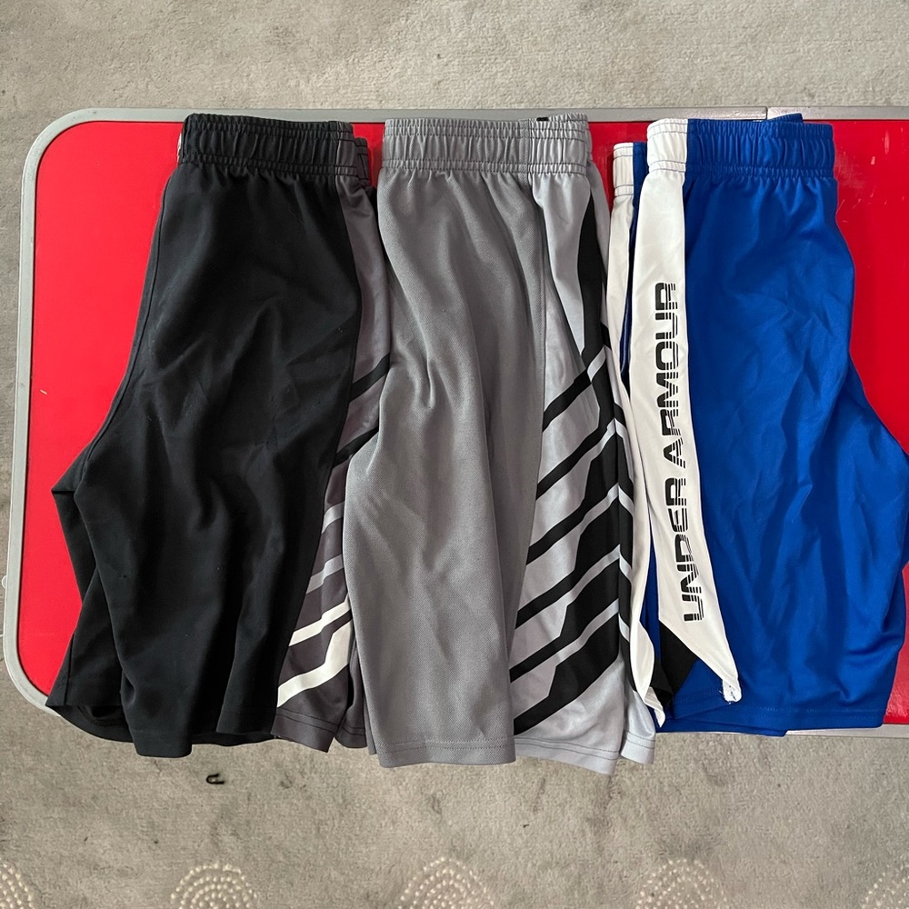 Under Armour Boys Shorts Lot size youth medium ym